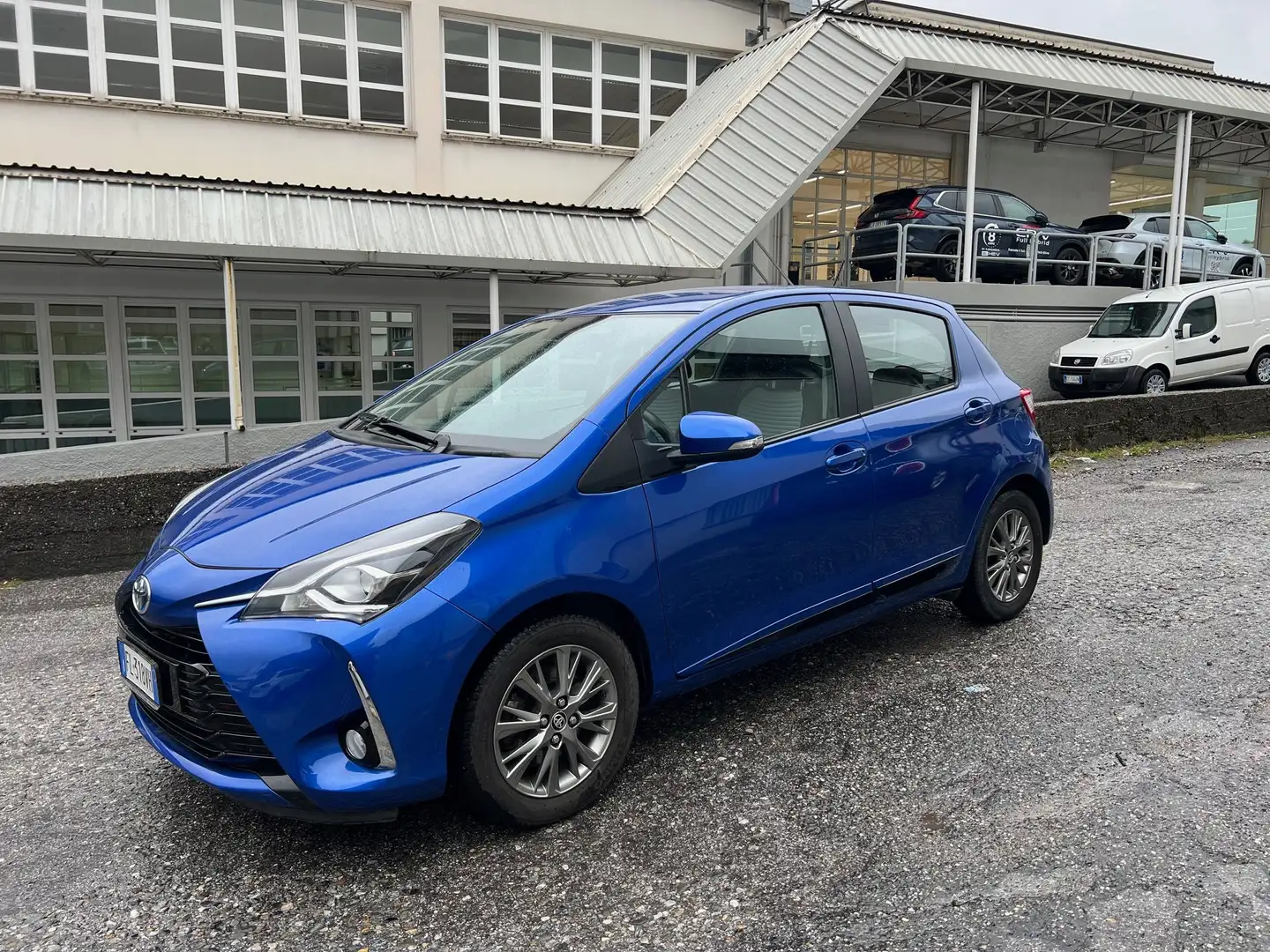 Toyota Yaris Yaris 5p 1.5h Active prezzo reale  solo 78000 km Blu/Azzurro - 1