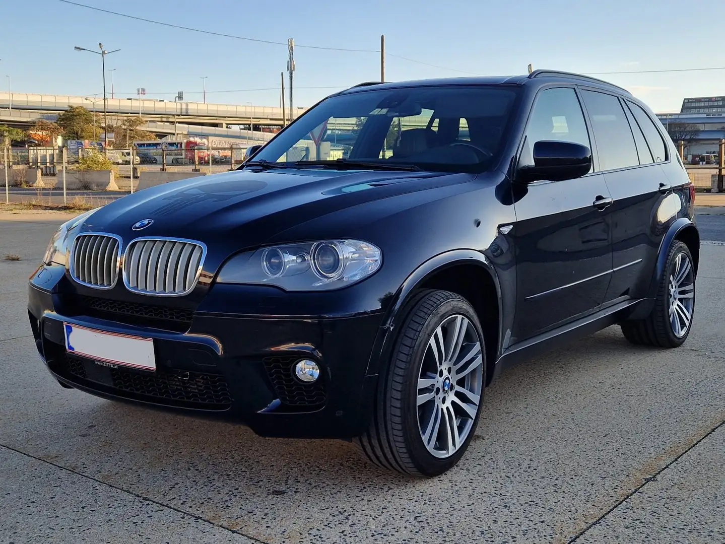 BMW X5 X5 xDrive40d Österreich-Paket crna - 1