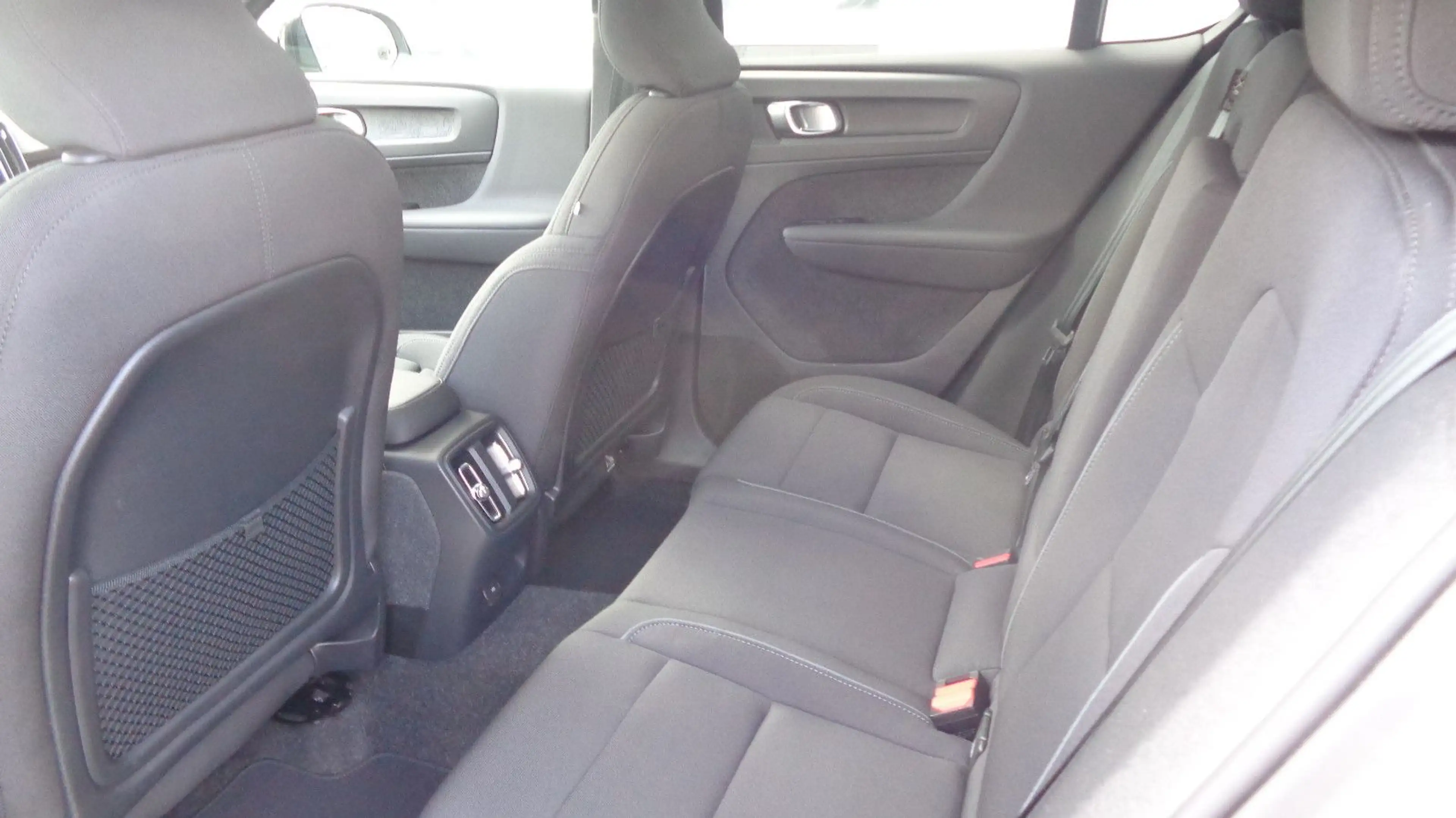 Volvo C40 Plus Recharge Pure Electric*PANO*ACC*BLIS — photo 9