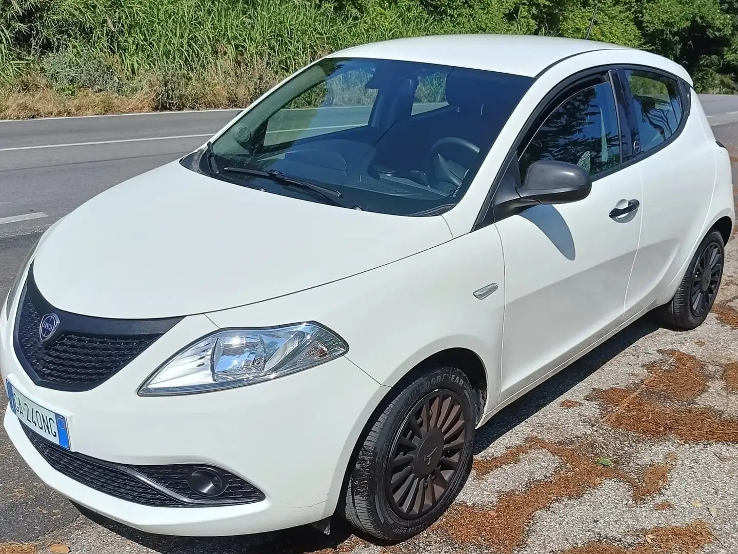 Lancia Ypsilon Ypsilon III 2015 1.0 firefly hybrid Silver s Alb - 1