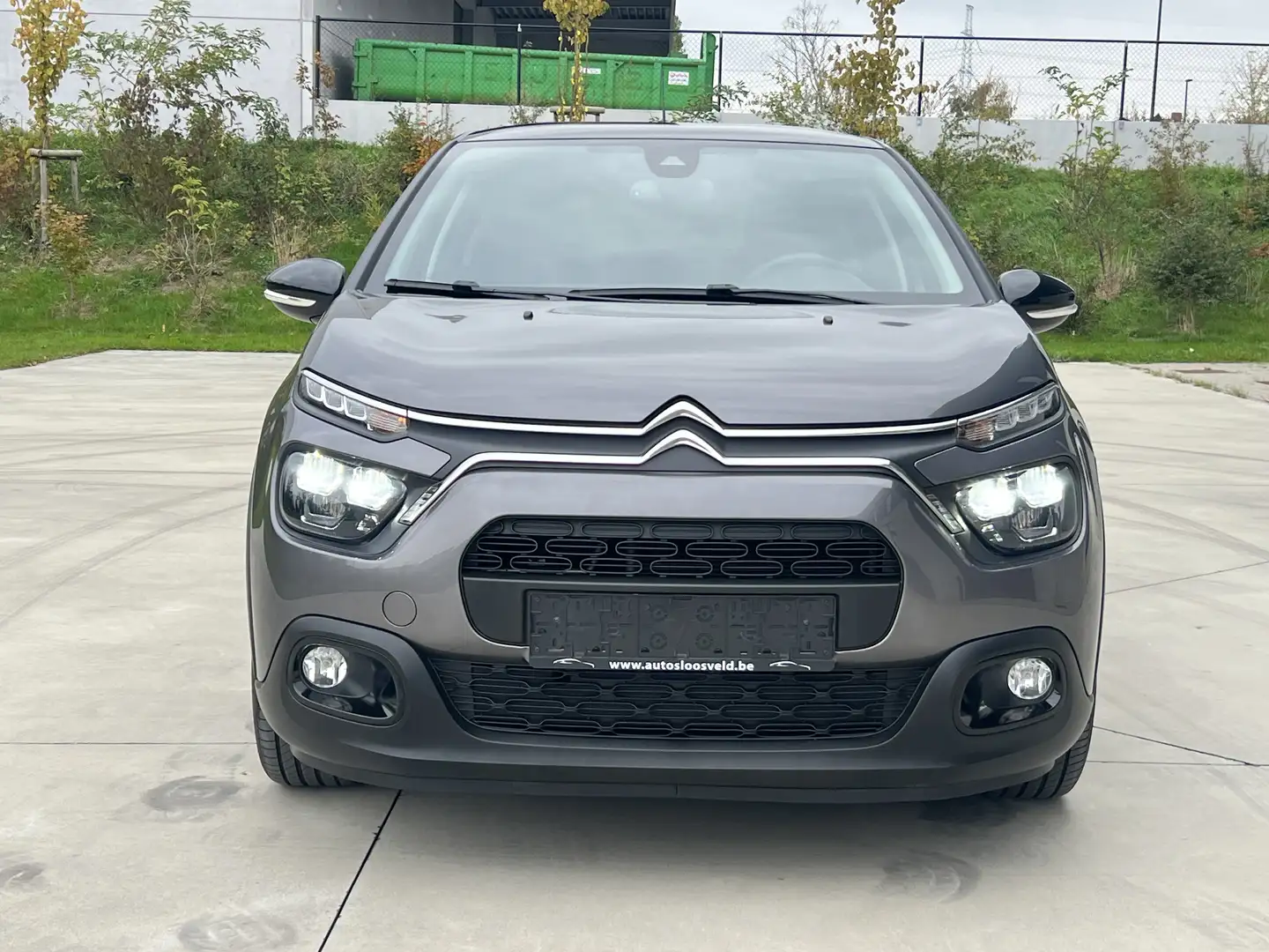 Citroen C3 1.2i PureTech Euro 6d/ CARPLAY/ LED/ KEYLESS/ PDC Grau - 2