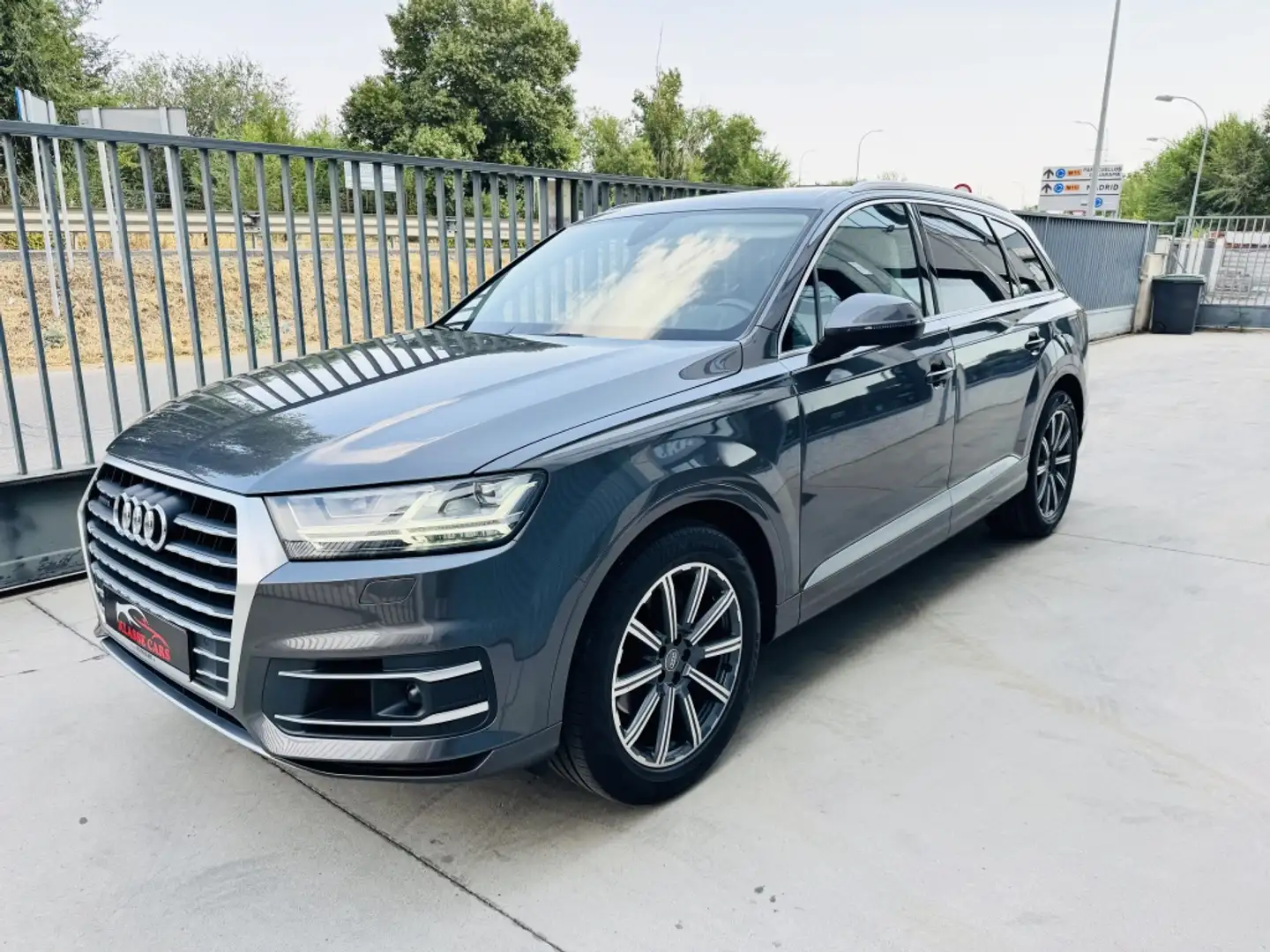 Audi Q7 45 TDI Sport quattro-ultra S tronic Grau - 2