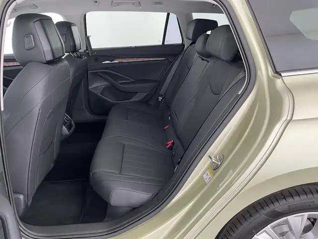 Skoda Superb view 12