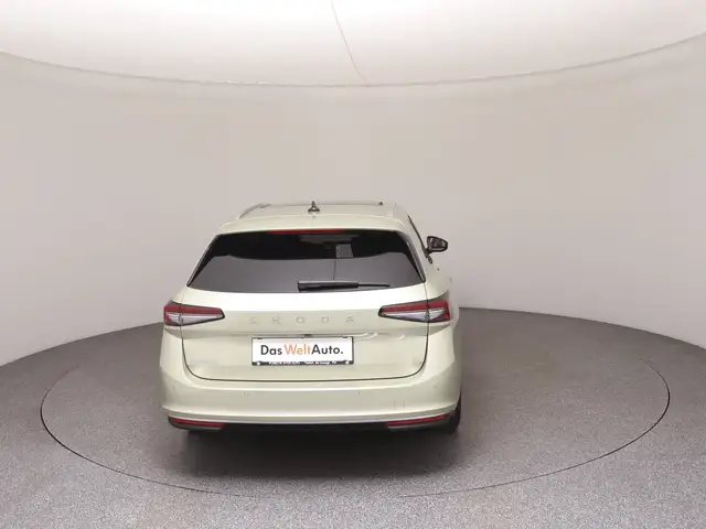 Skoda Superb view 6