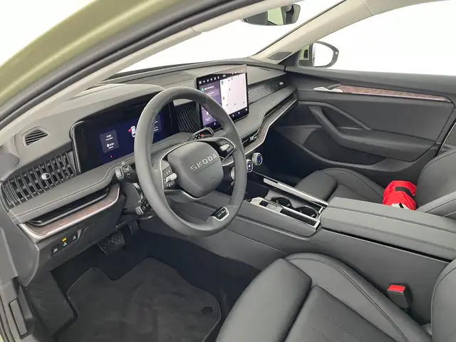 Skoda Superb view 9