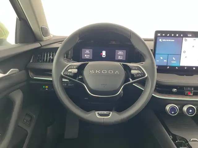 Skoda Superb view 13