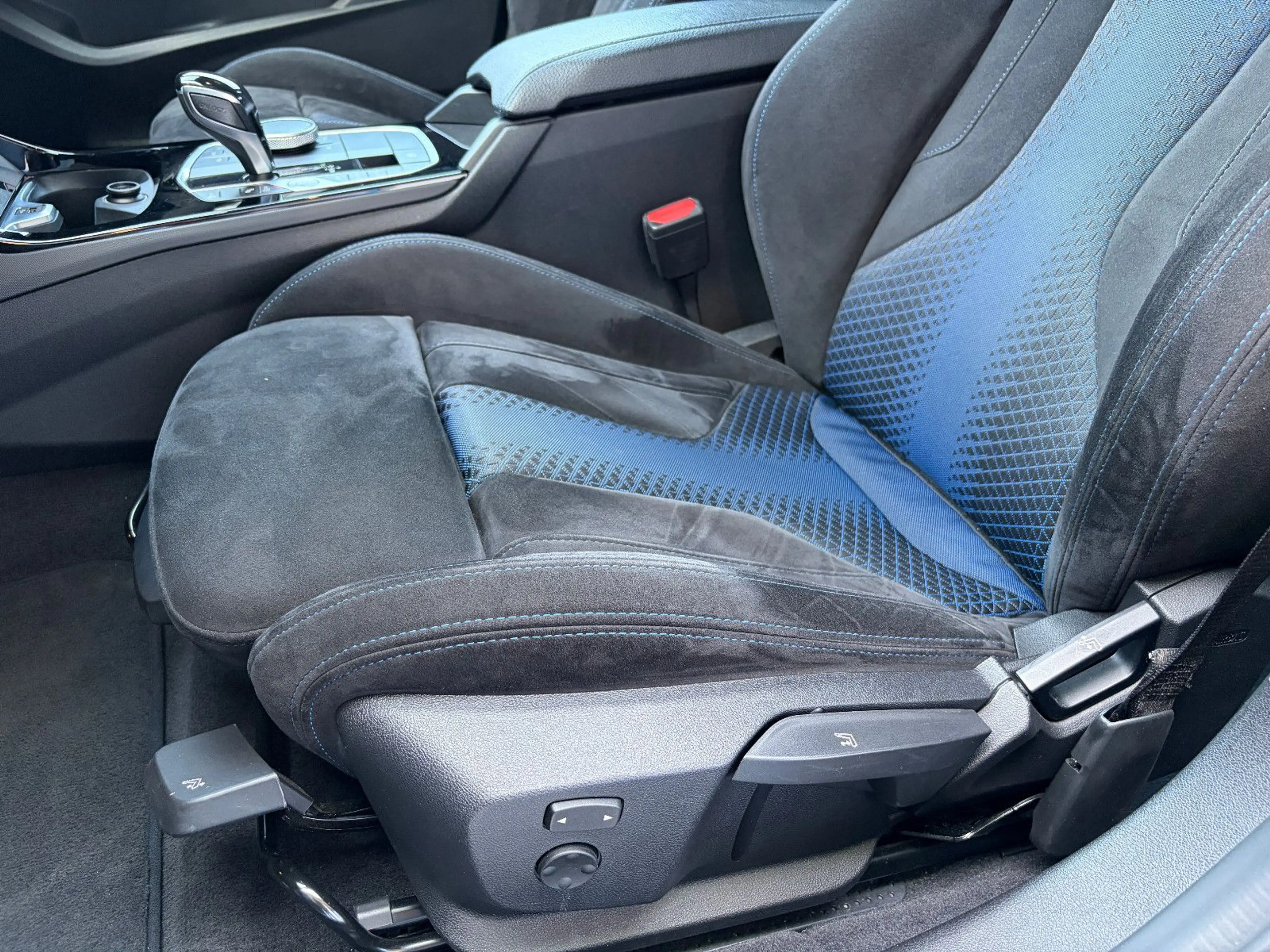 BMW 220 220d Gran Coupé xDrive M-SPORT LED M-SITZE NAV — photo 38