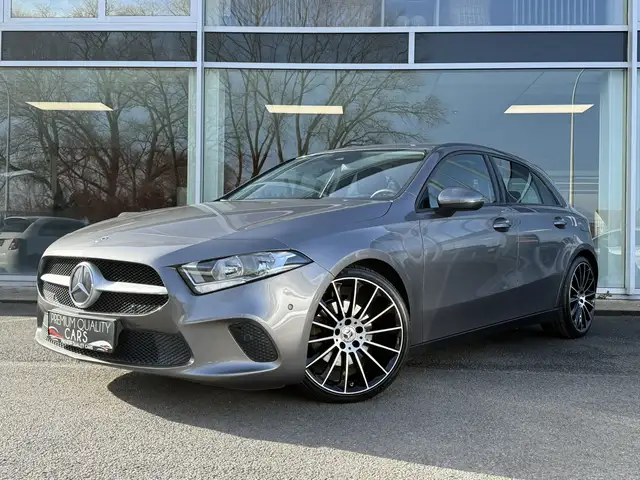 Mercedes-Benz A 180 AMG VELGEN / ZETELVERWARMING / CAMERA / AIRCO /