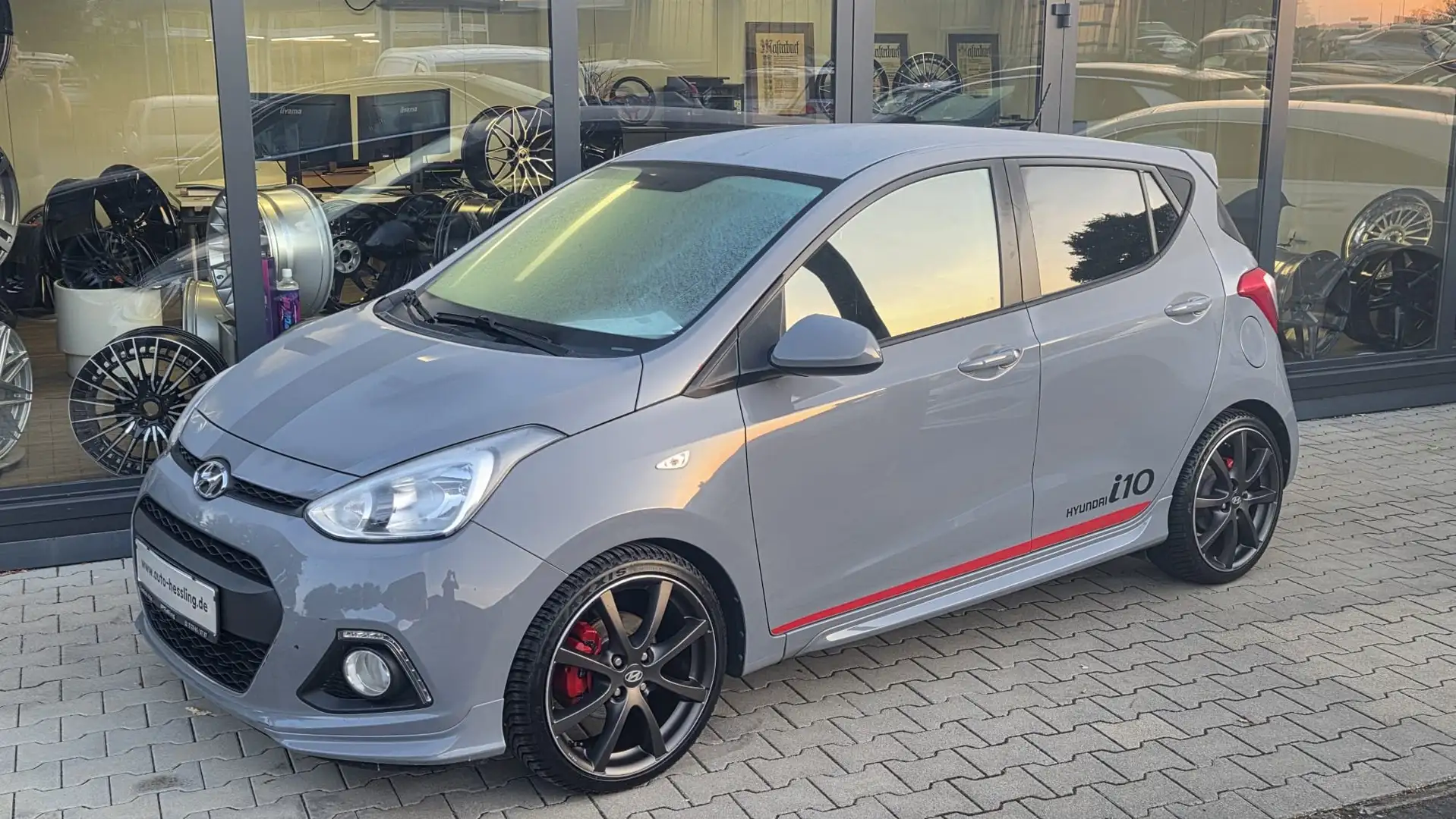 Hyundai i10 Sport Gris - 1