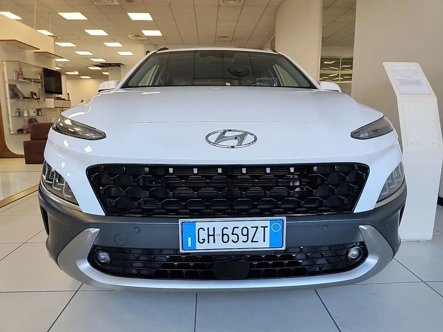 Hyundai KONA 1.6 hev Xclass 2wd 141cv dct Bianco - 1