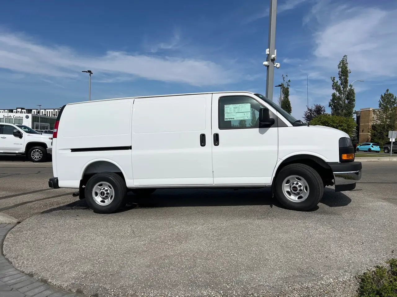 GMC Savana снимка GMC Savana