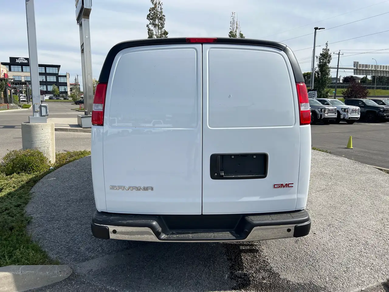 GMC Savana снимка GMC Savana