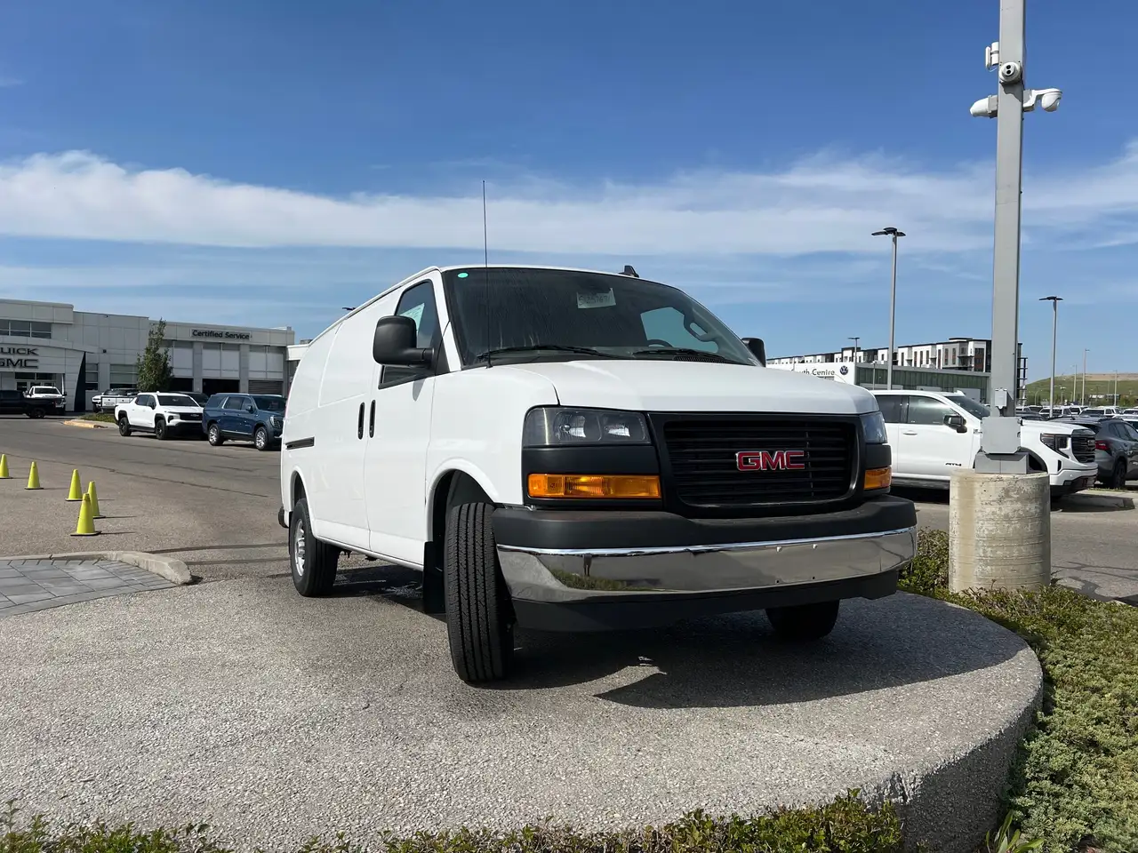 GMC Savana снимка GMC Savana