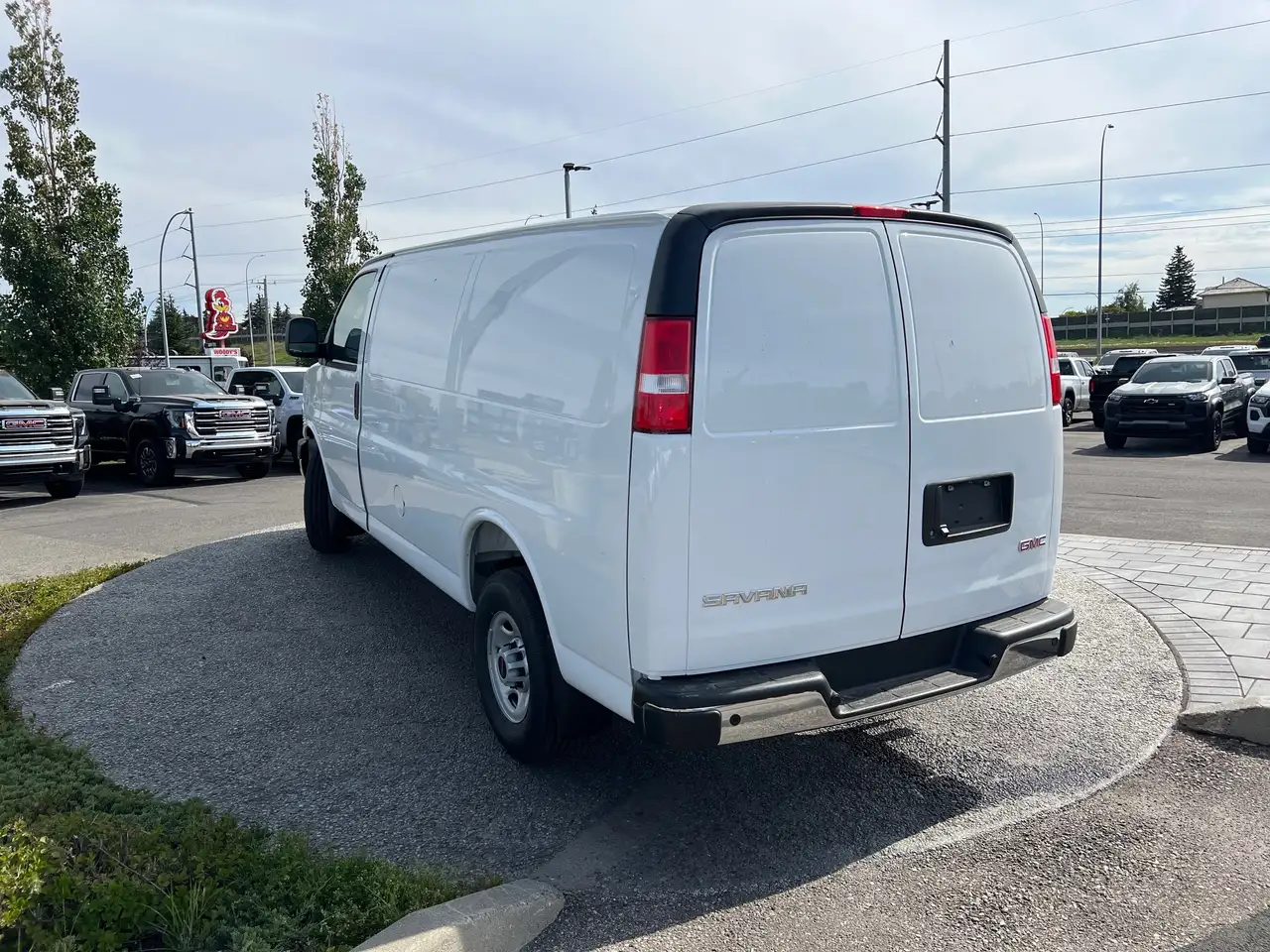 GMC Savana снимка GMC Savana