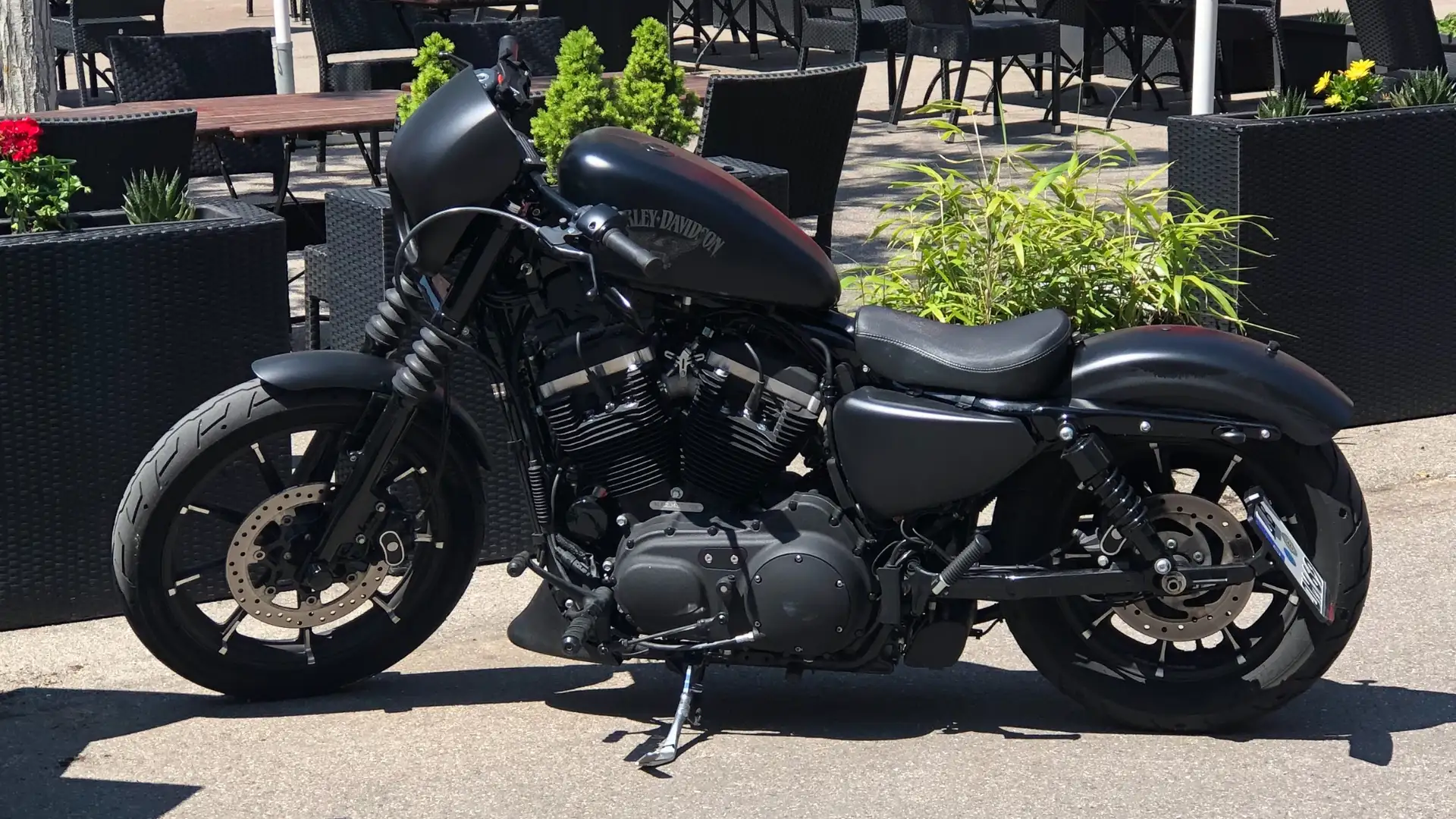 Harley-Davidson Iron 1200 Černá - 1