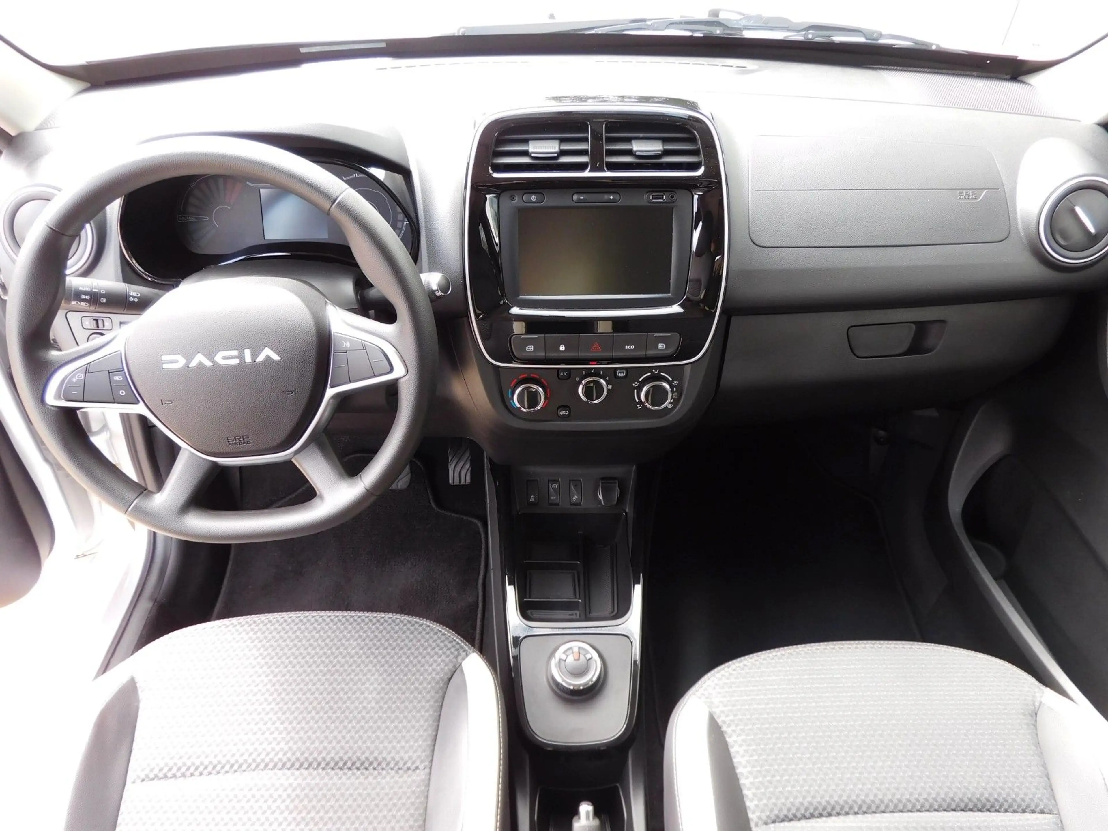 Dacia Spring Electric Essential — photo 11