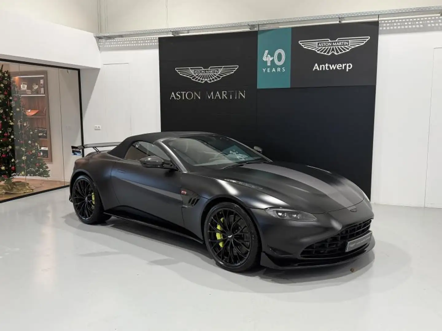 Aston Martin V8 Roadster F1 Negro - 2