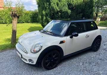 Mini Cooper 1.6i / Gekeurd voor Verkoop + Carpass