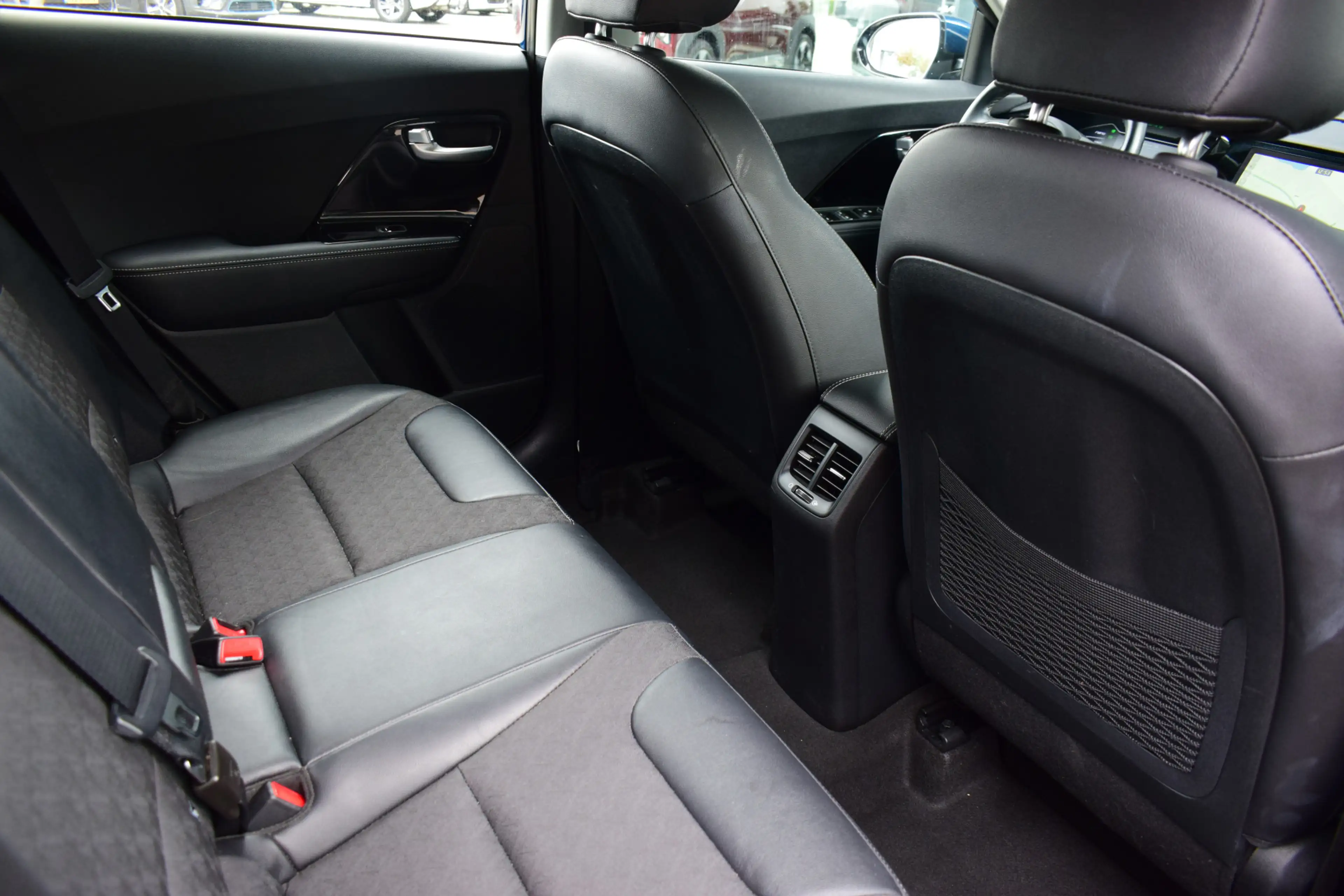 Kia Niro 1.6 GDi Hybrid DynamicLine Navi | Camera | PDC | C — photo 11