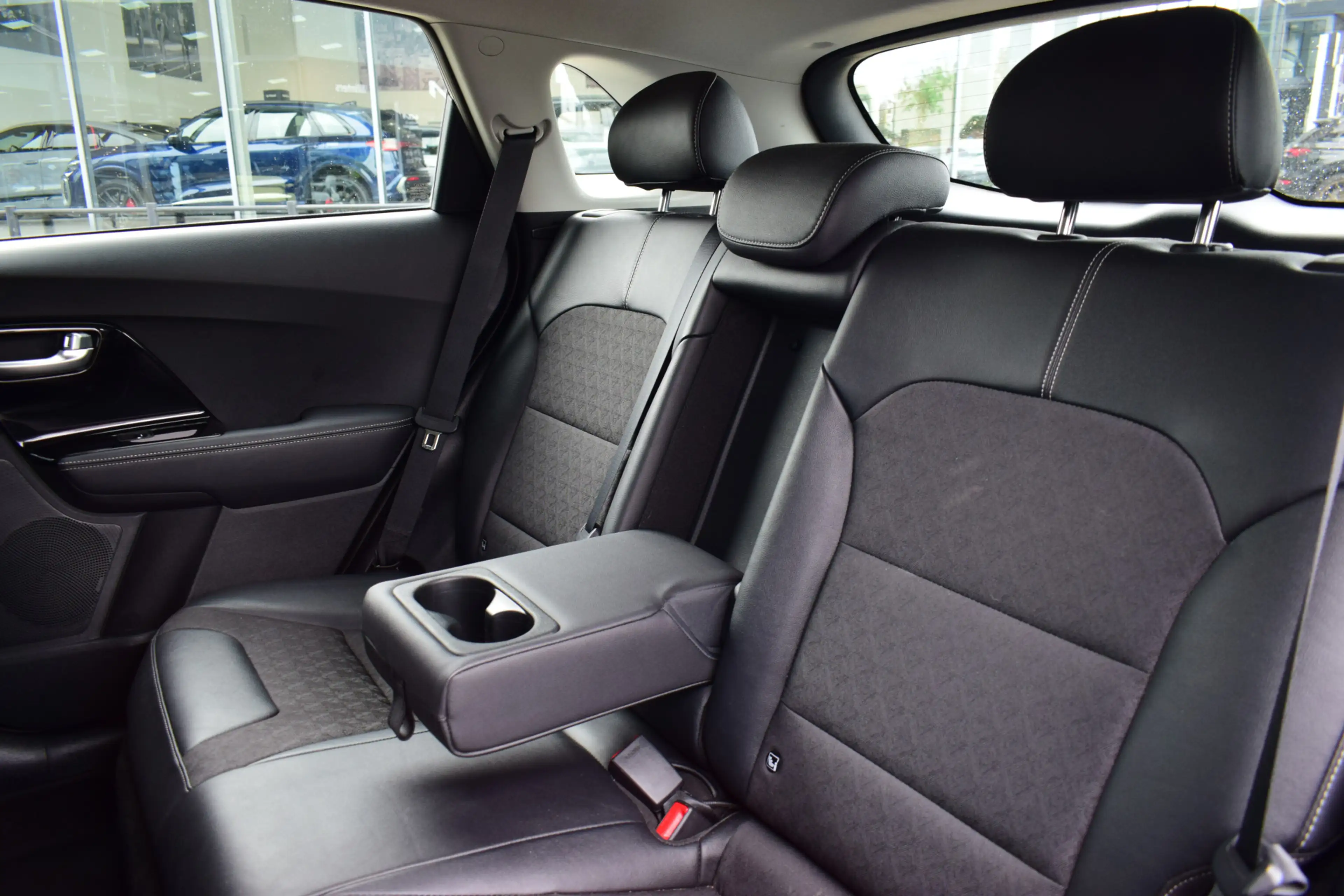 Kia Niro 1.6 GDi Hybrid DynamicLine Navi | Camera | PDC | C — photo 9