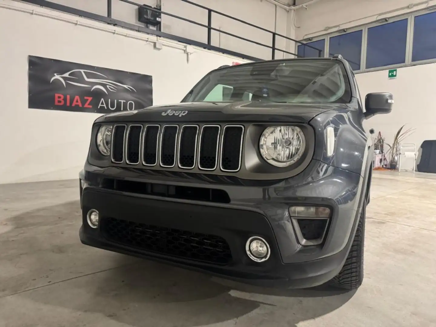 Jeep Renegade 1.6 Mjt 130 CV Limited Gris - 2