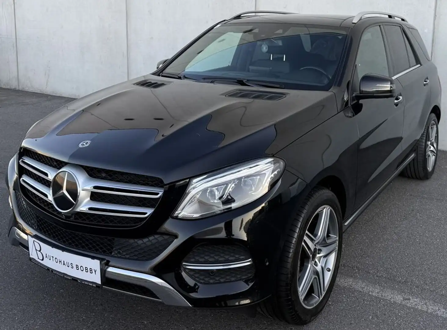Mercedes-Benz GLE 400 4Matic Schwarz - 1