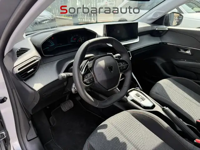 Peugeot 208 view 11