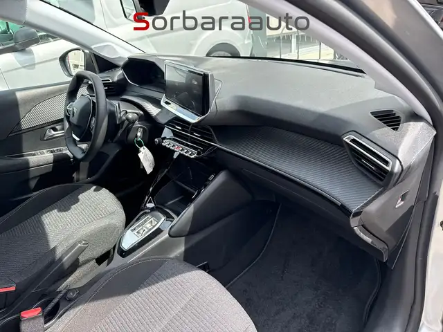 Peugeot 208 view 12