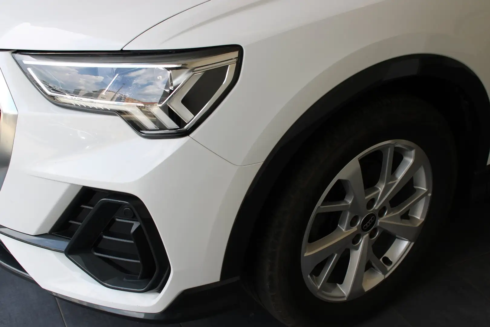 Audi Q3 35 TDI quattro Weiß - 2