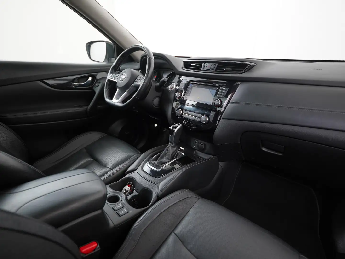 Nissan X-Trail 1.3 DIG-T Tekna | Trekhaak | Bose Audio | Panorama Wit - 2