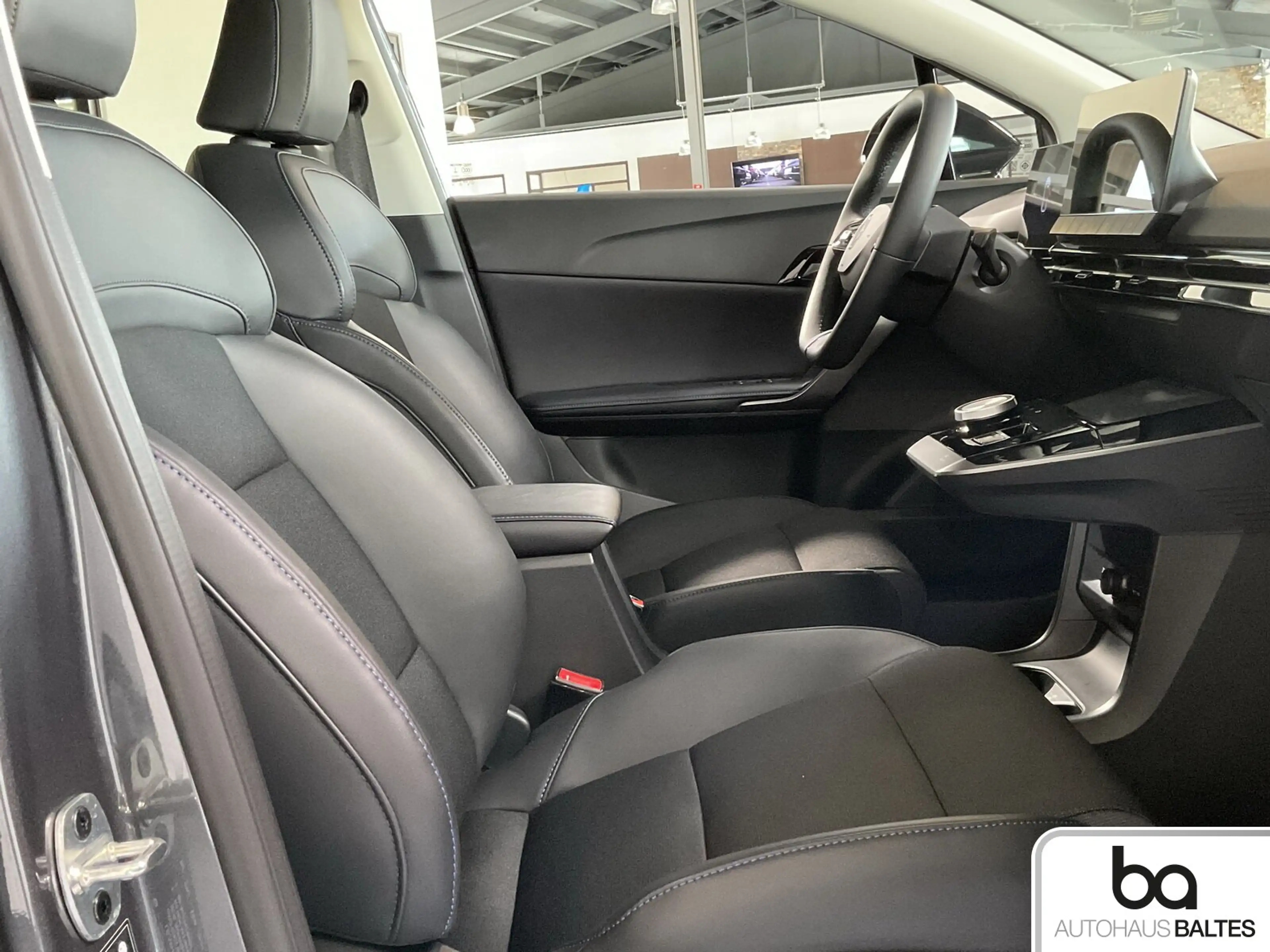 MG MG4 Luxury 64KWh LED/ACC/360*/Apple/Wärmepumpe/AAC — photo 7