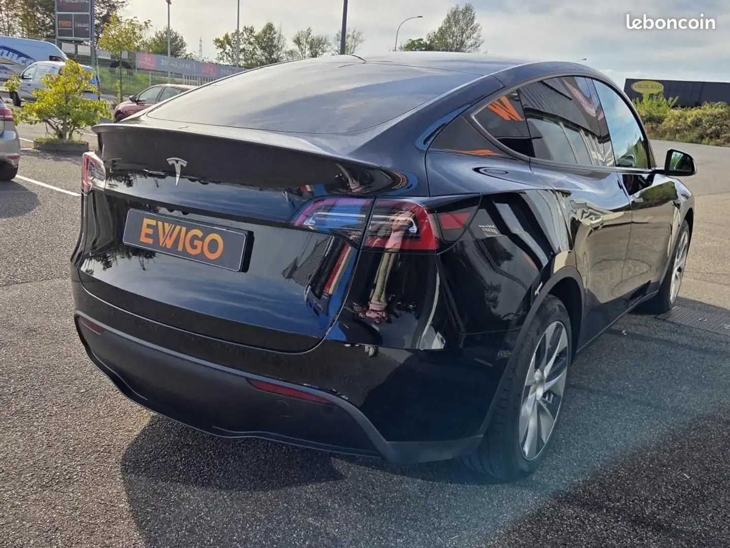 Tesla Model Y ELECTRIC 300 60KWH STANDARD-RANGE 2WD BVA Noir - 2