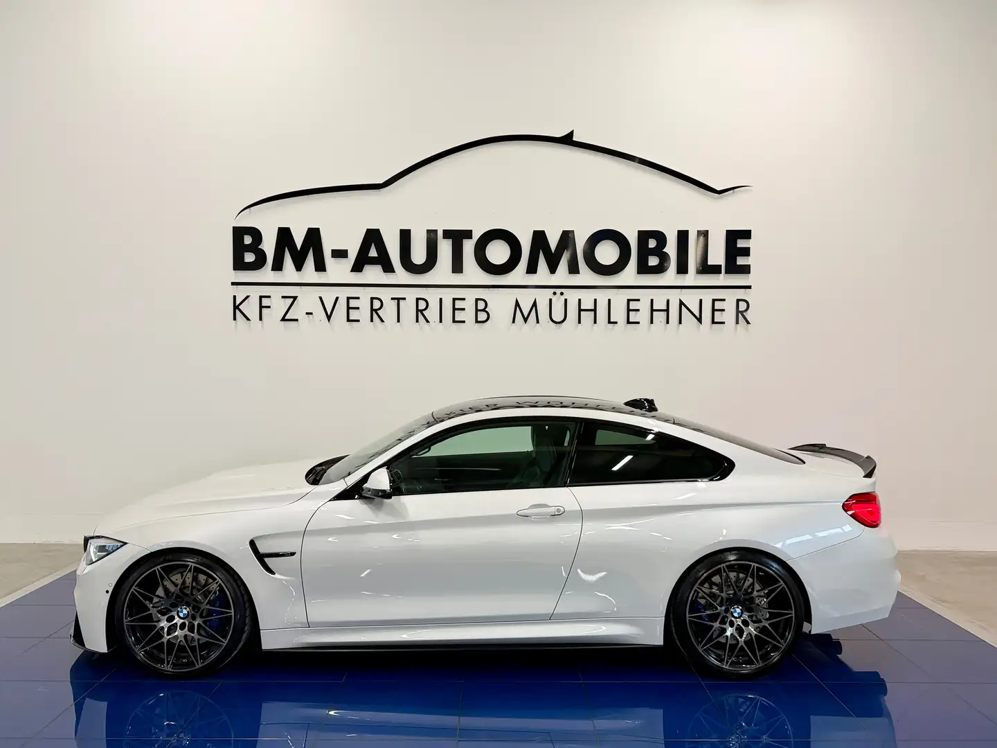 BMW M4 Competition DKG,LCI,,M-Performance-Carbon-Paket, Weiß - 1