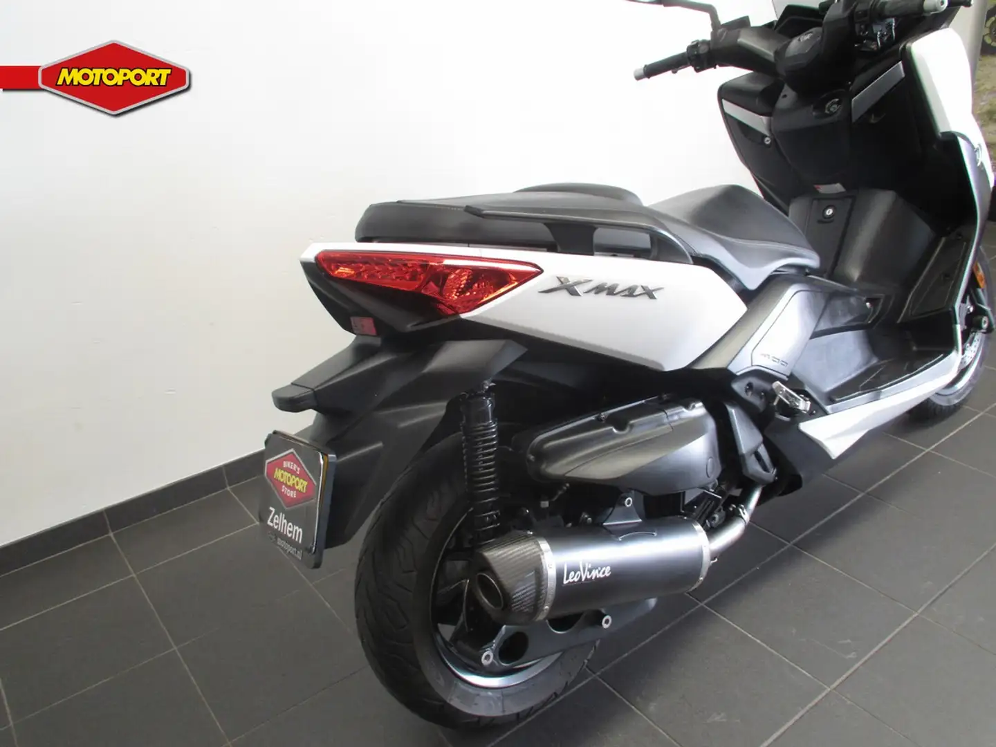Yamaha X-Max 400 Wit - 2
