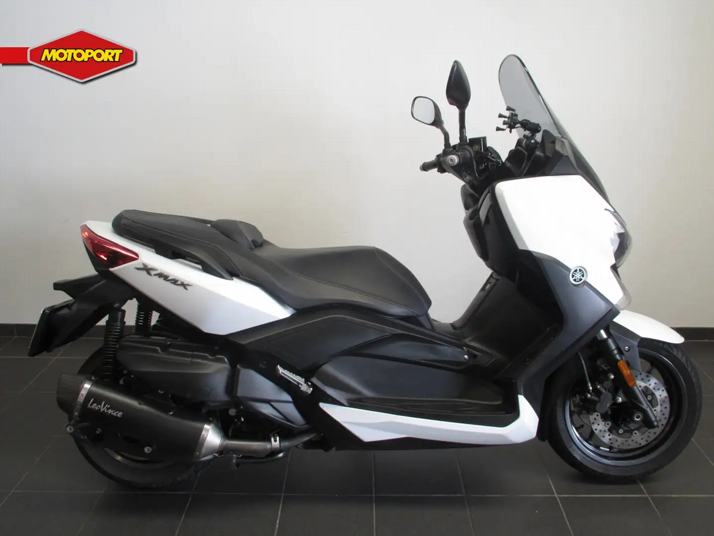 Yamaha X-Max 400 Wit - 1