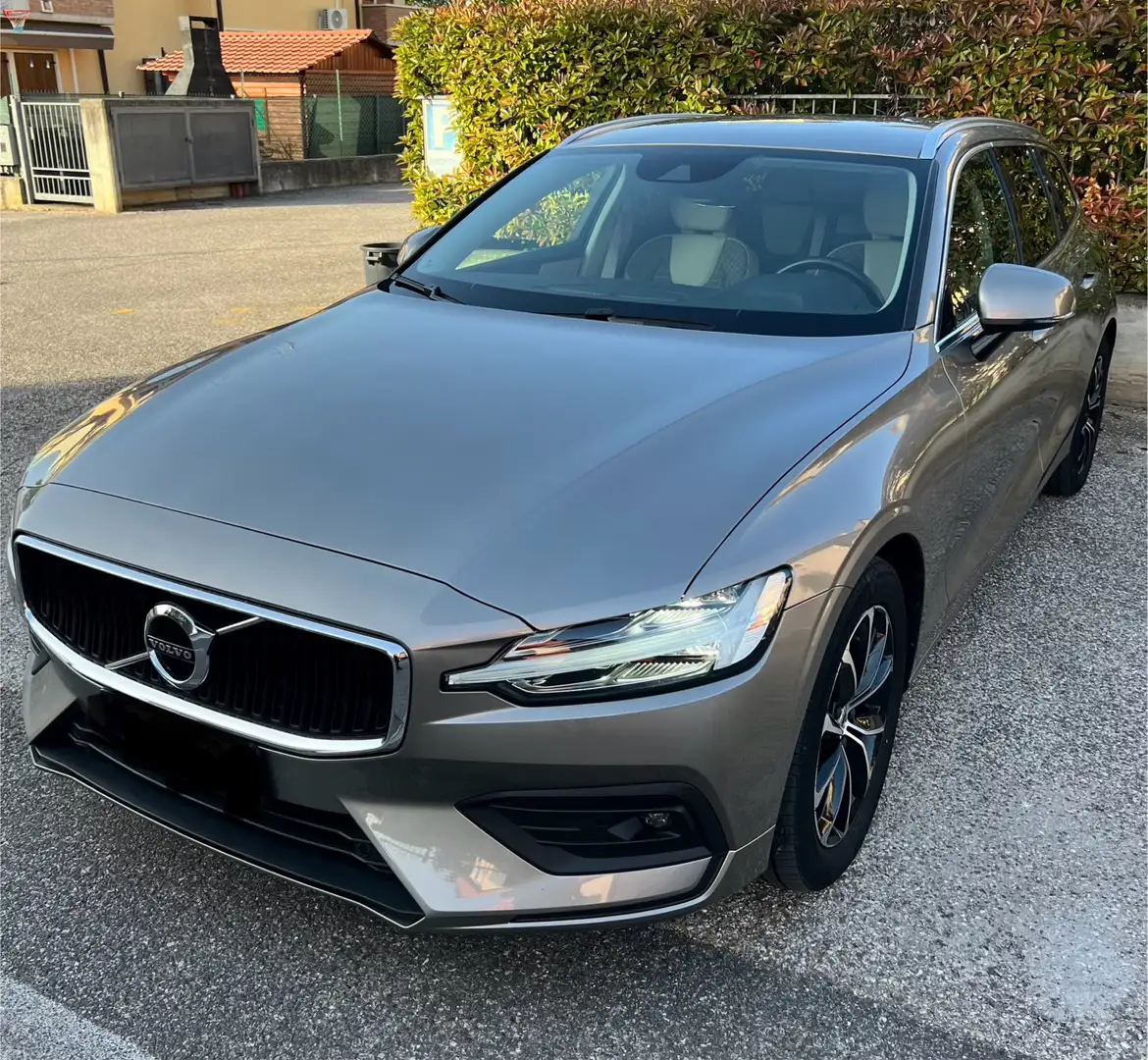 Volvo V60 D3 AWD Geartronic Bronce - 1