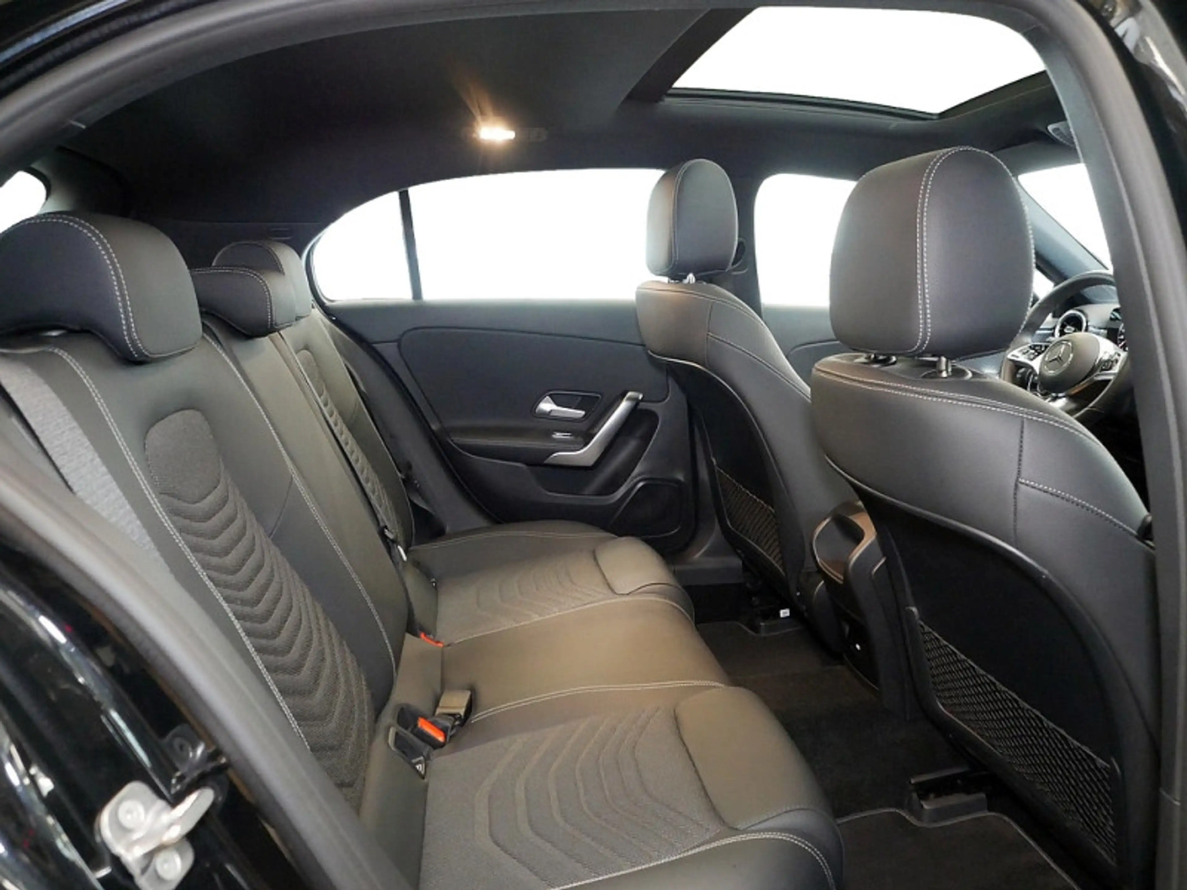 Mercedes-Benz A 200 , PROGRESSIVE KAMERA PANO SPUR PDC SHD SHZ — photo 9