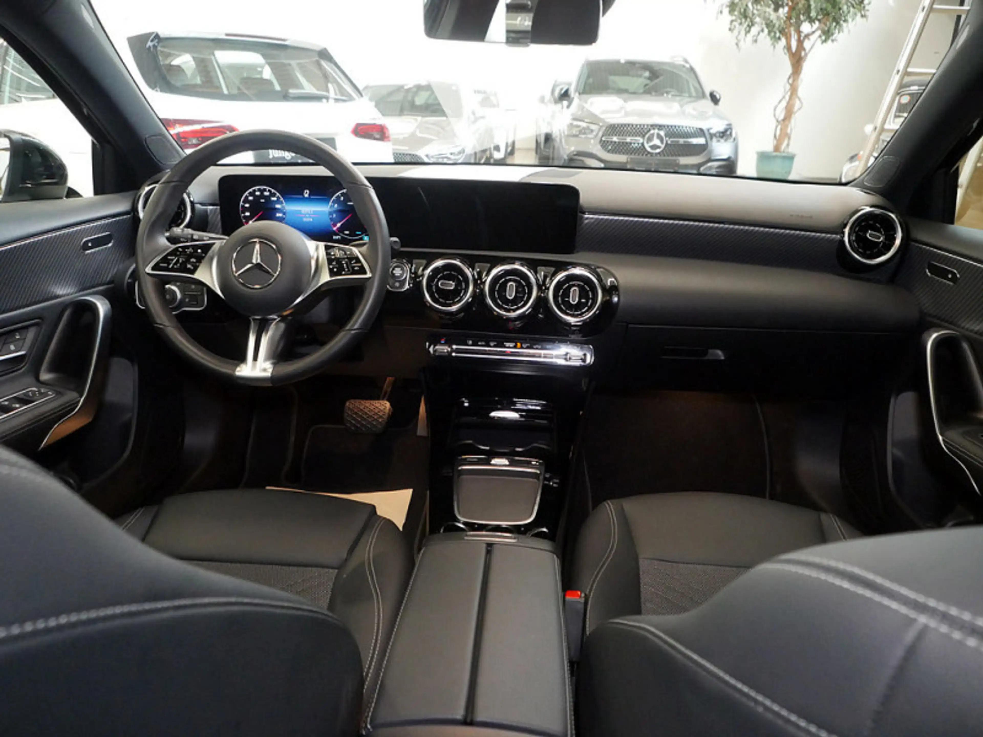 Mercedes-Benz A 200 , PROGRESSIVE KAMERA PANO SPUR PDC SHD SHZ — photo 10