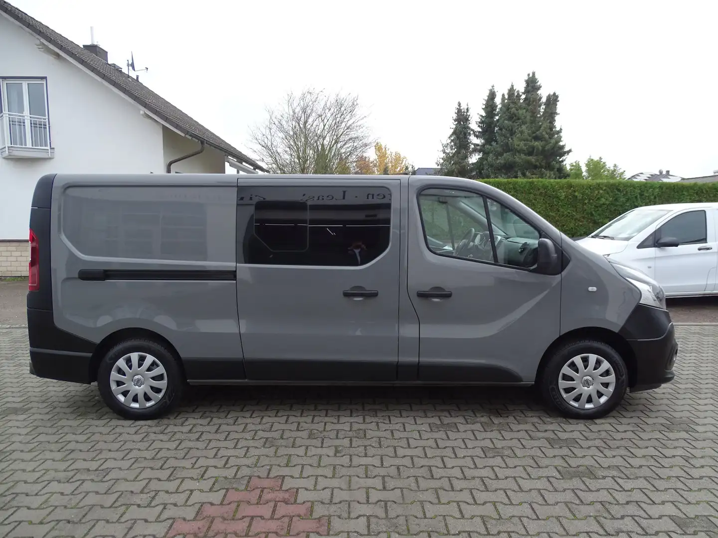 Nissan NV300 L2H1 2,9t COMFORT Gris - 1