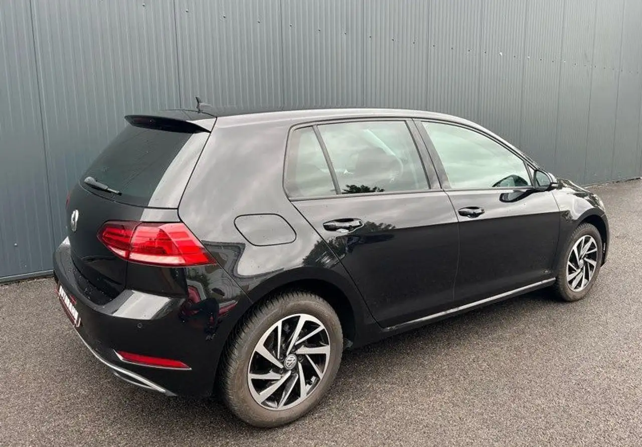 Volkswagen Golf Standard Model — photo 4