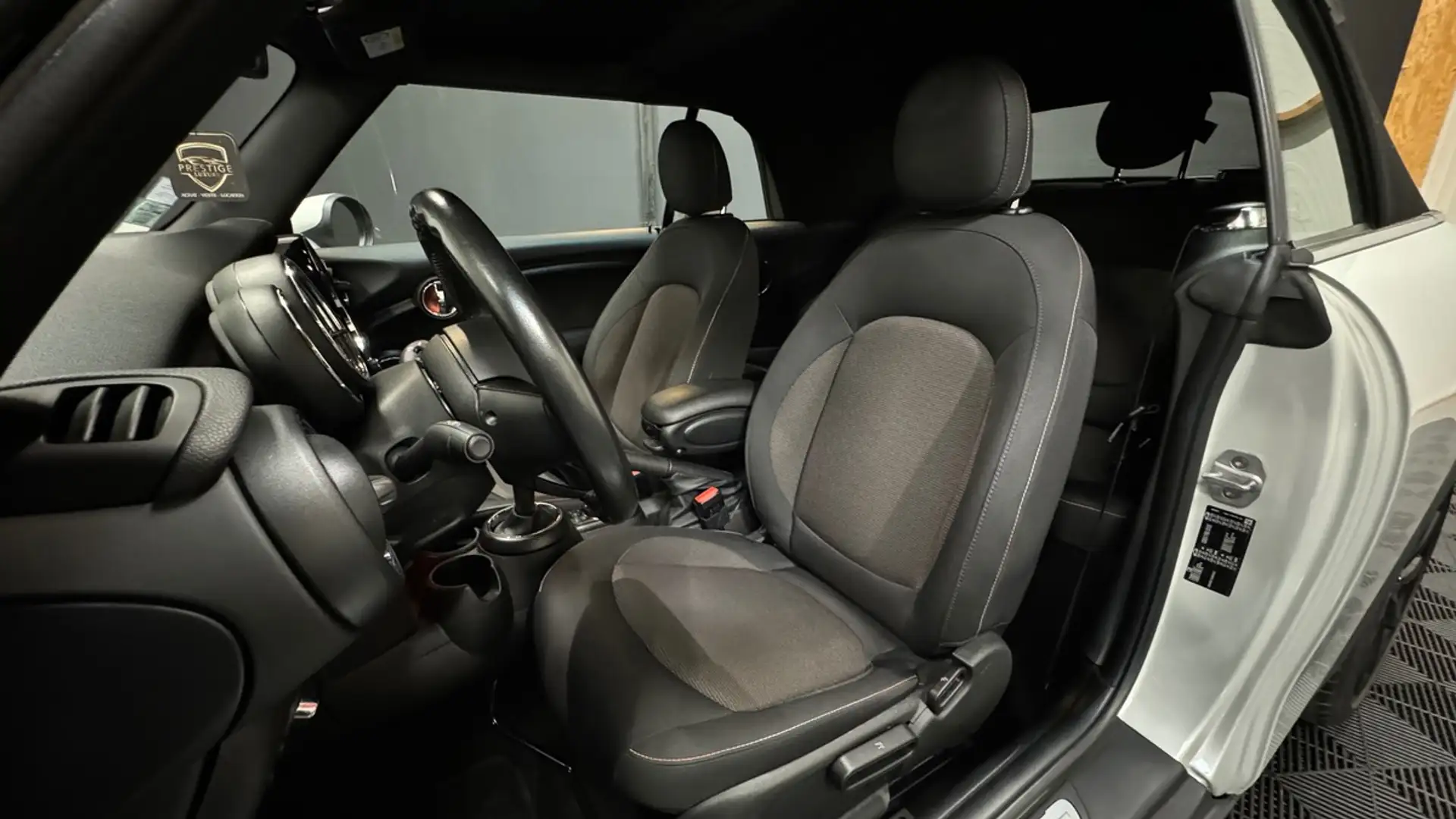 MINI Cooper Cabriolet 1.5 i 136 cv Gris - 2