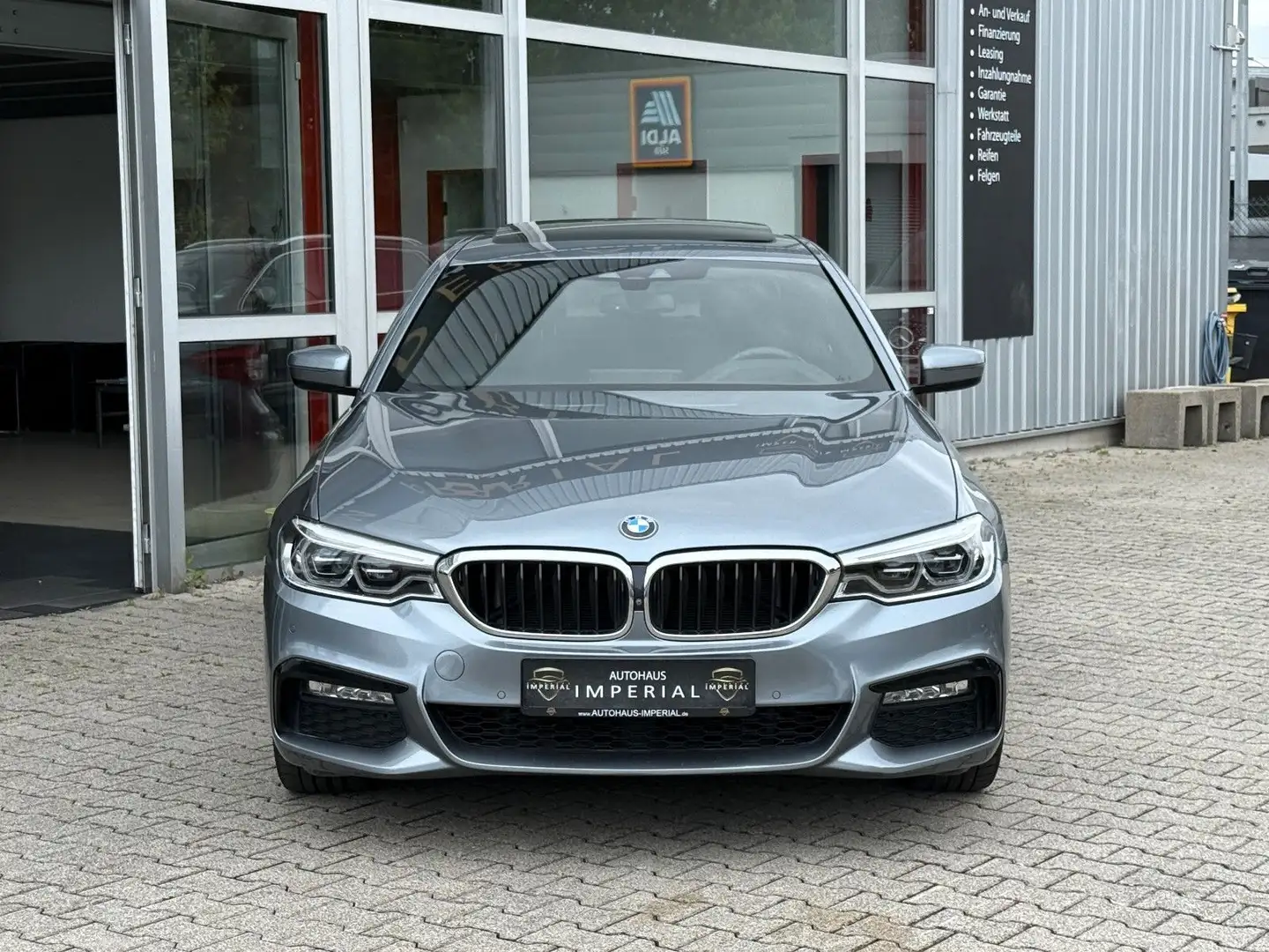 BMW 530 e M SPORT LEDER+HUD+GSD+360+NPROF+ALED+H&K+19 Grau - 2
