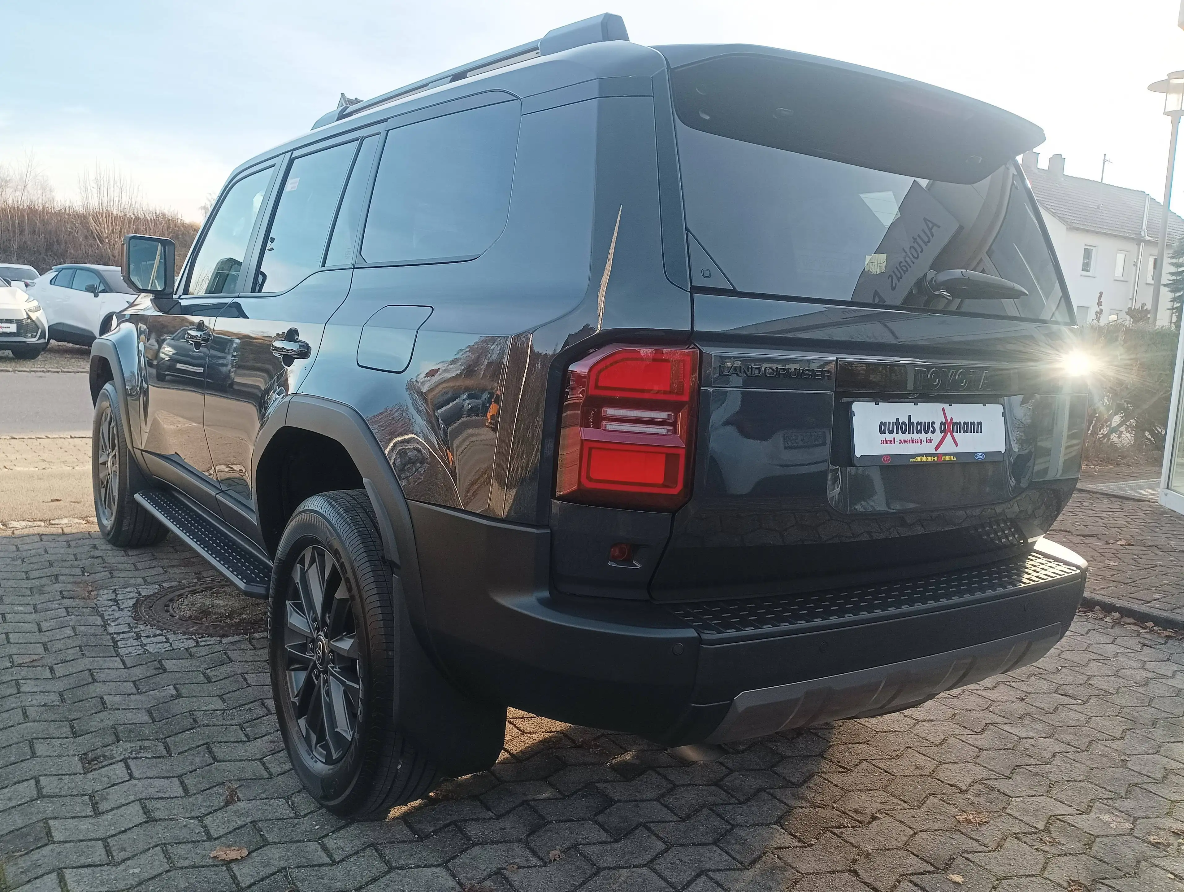 Toyota Land Cruiser 2.8 D-4D Mild-Hybrid Lounge — photo 3