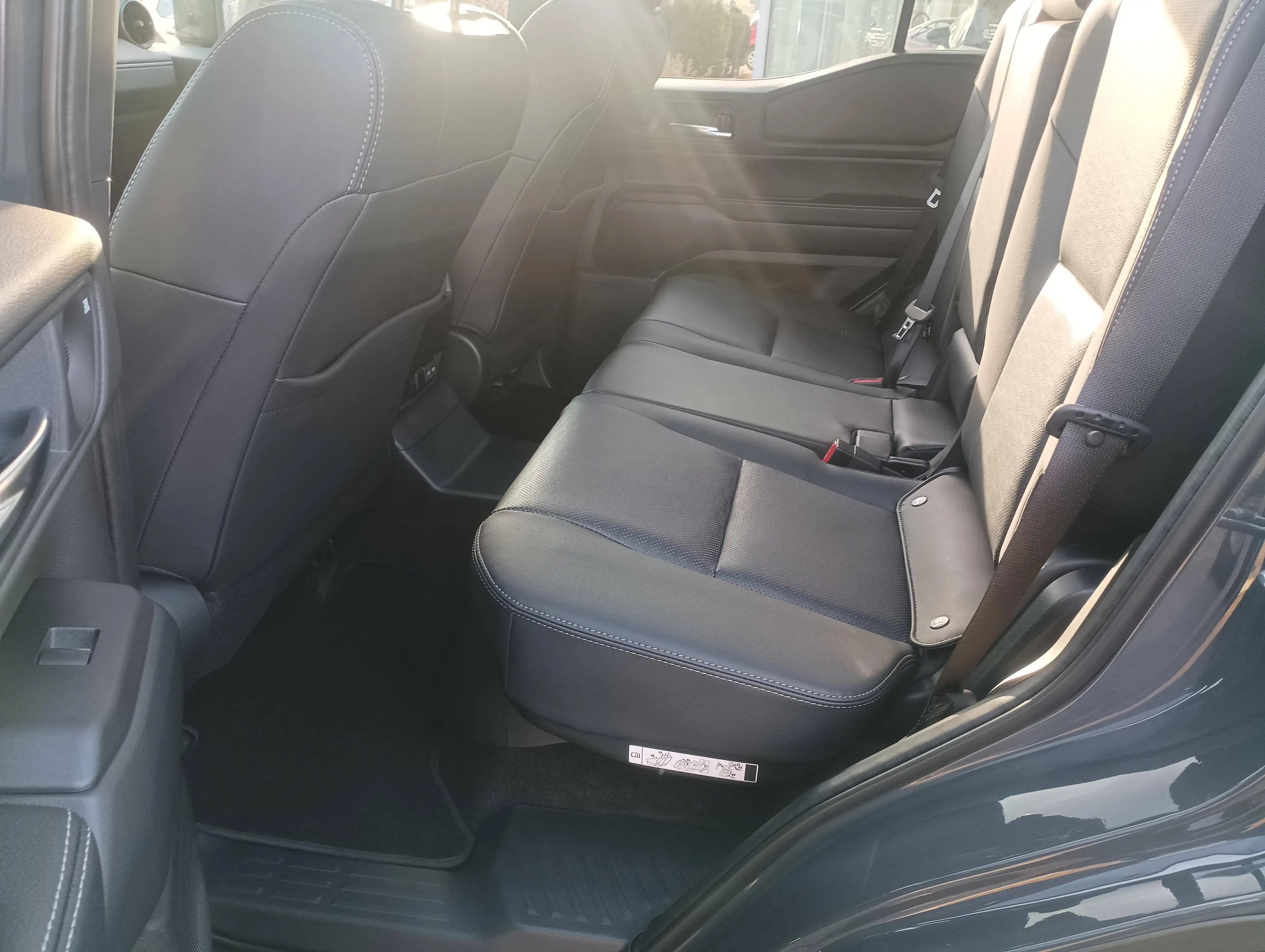 Toyota Land Cruiser 2.8 D-4D Mild-Hybrid Lounge — photo 11