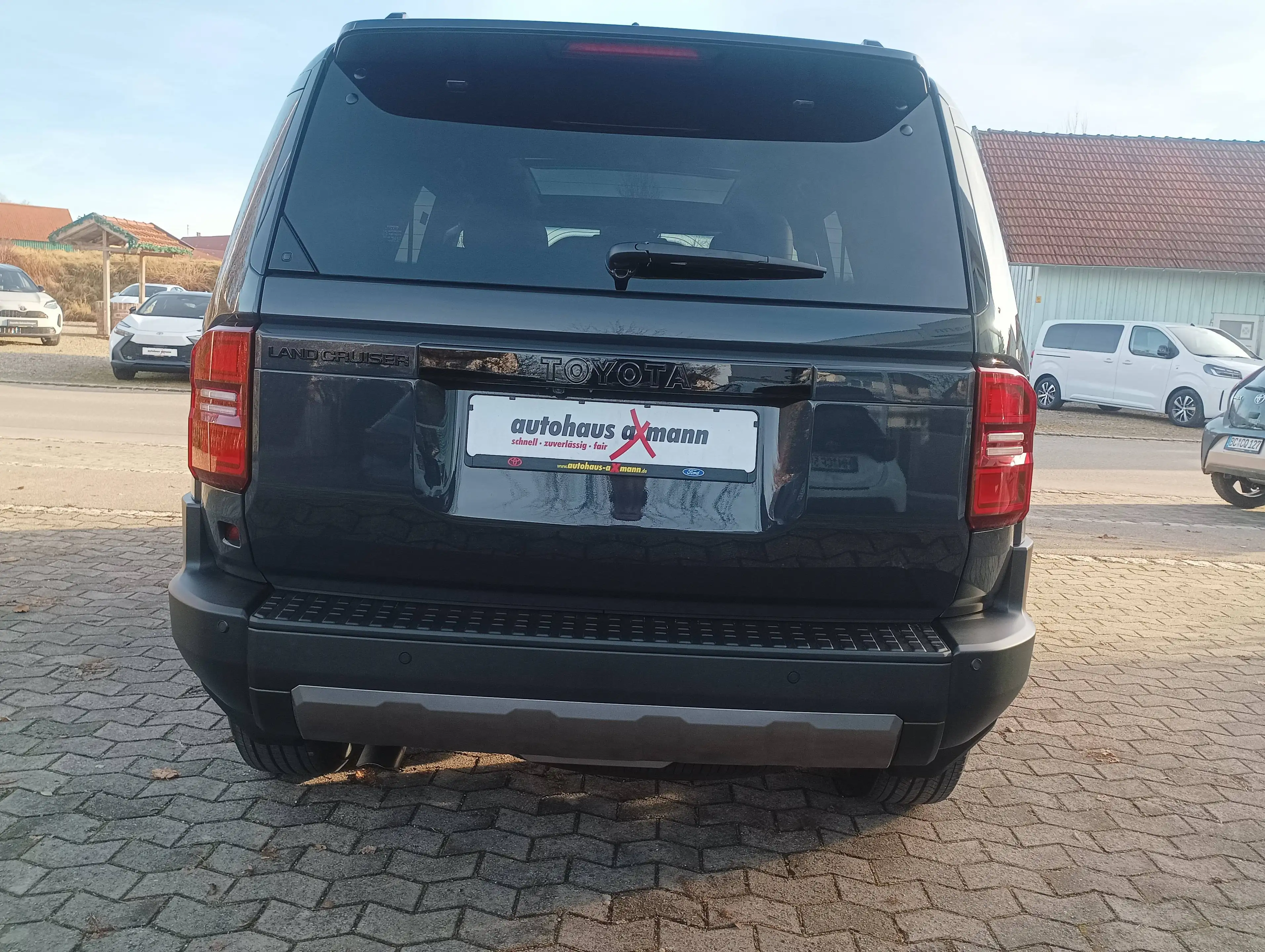 Toyota Land Cruiser 2.8 D-4D Mild-Hybrid Lounge — photo 4