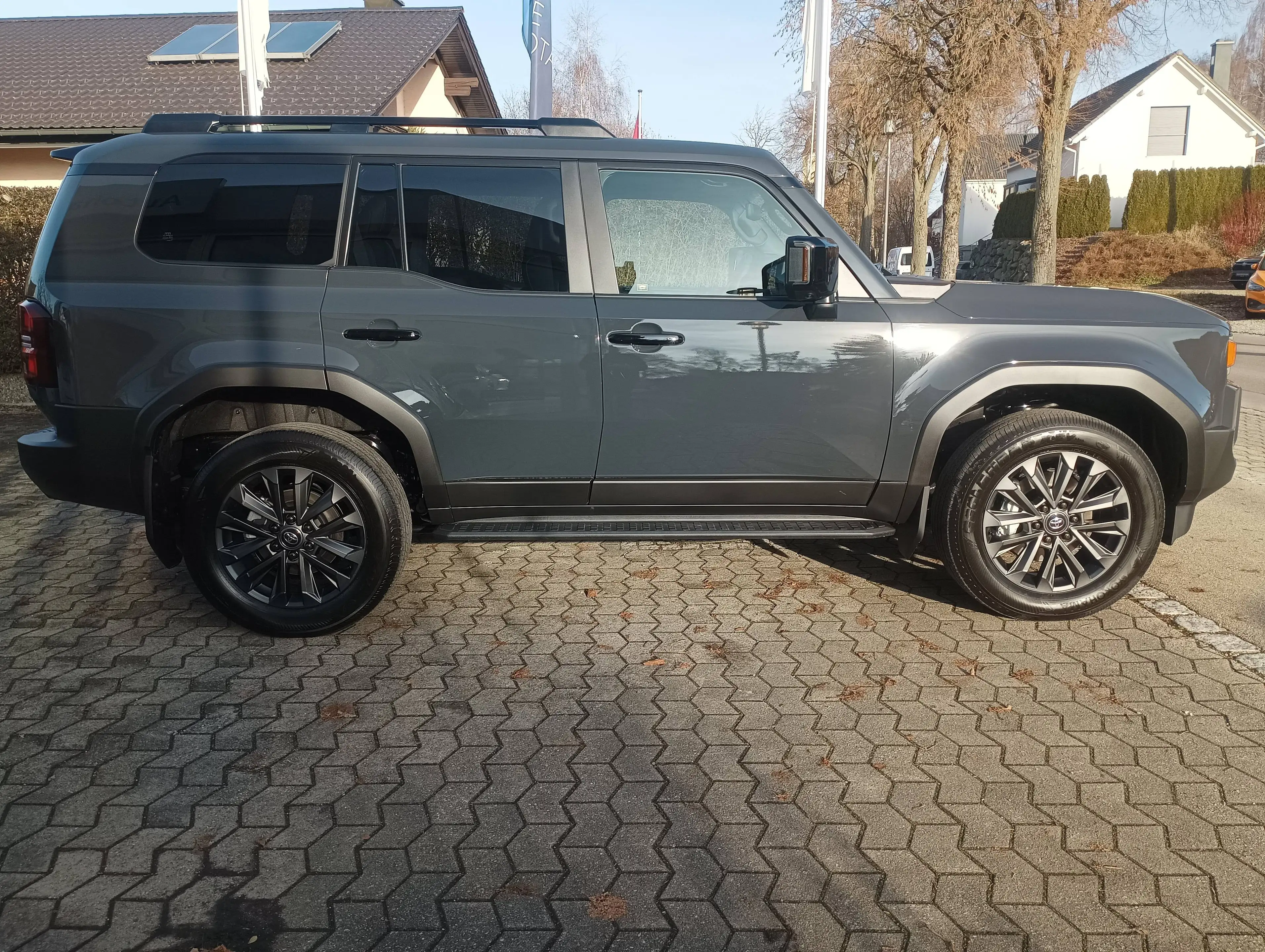 Toyota Land Cruiser 2.8 D-4D Mild-Hybrid Lounge — photo 6