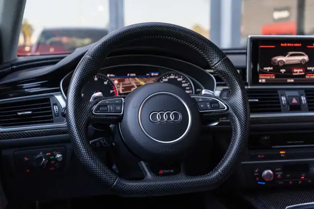 Audi RS6 view 8