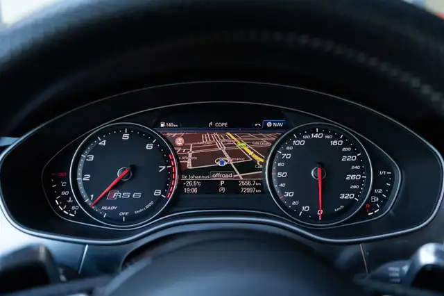 Audi RS6 view 9