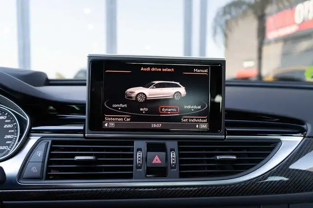 Audi RS6 view 12