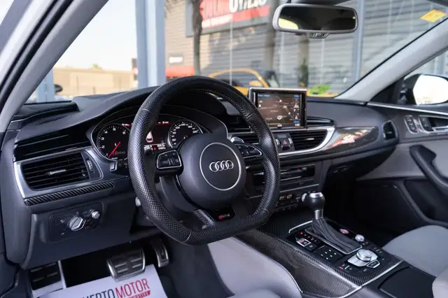 Audi RS6 view 14